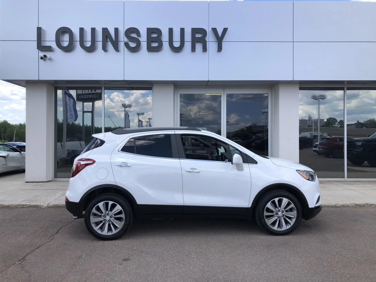 Used 2020 White Buick Awd 4dr Preferred image 2