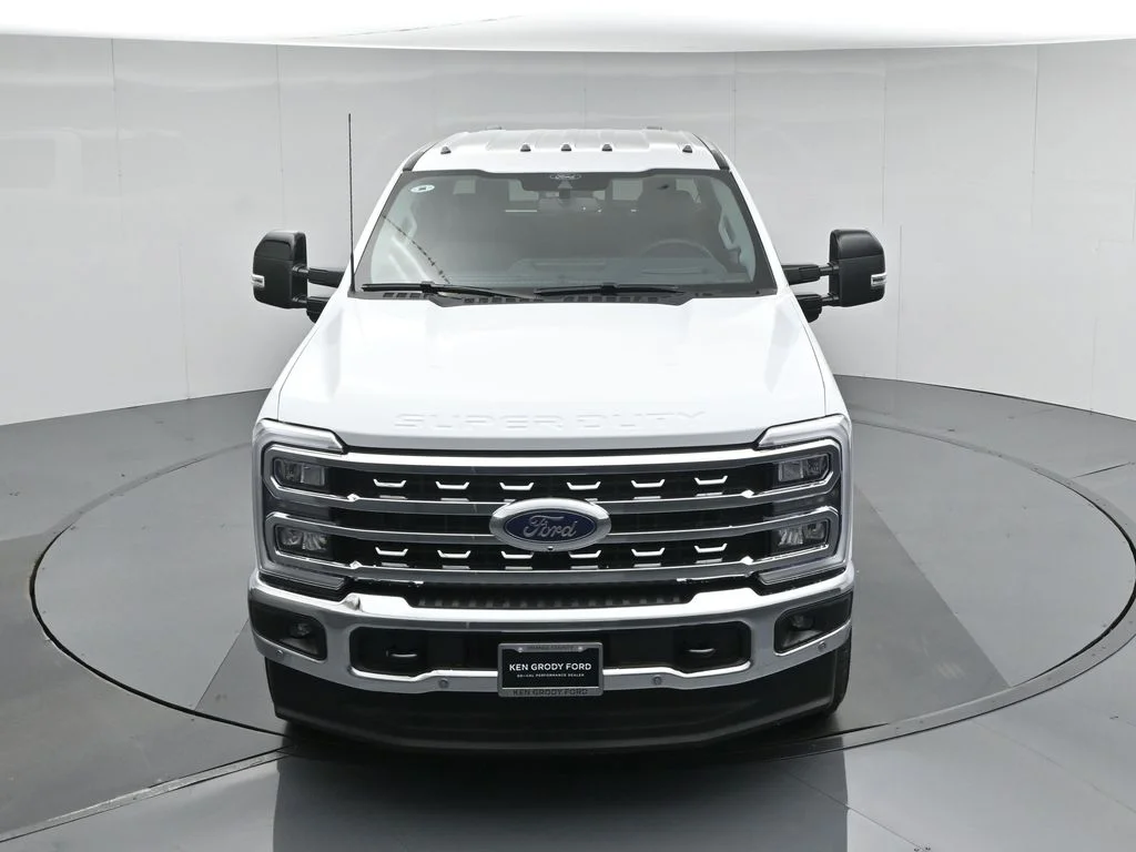 New 2026 Oxford White Ford Lariat image 39