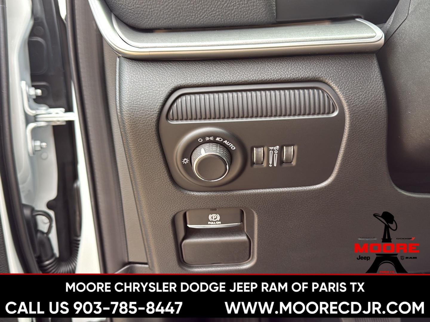 New 2026 Bright White Clearcoat Jeep  image 15