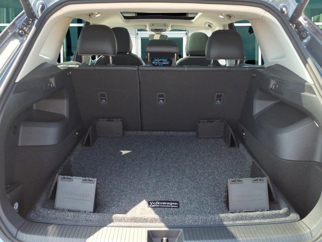 New 2026 Platinum Gray Metallic Volkswagen SE 4Motion image 9