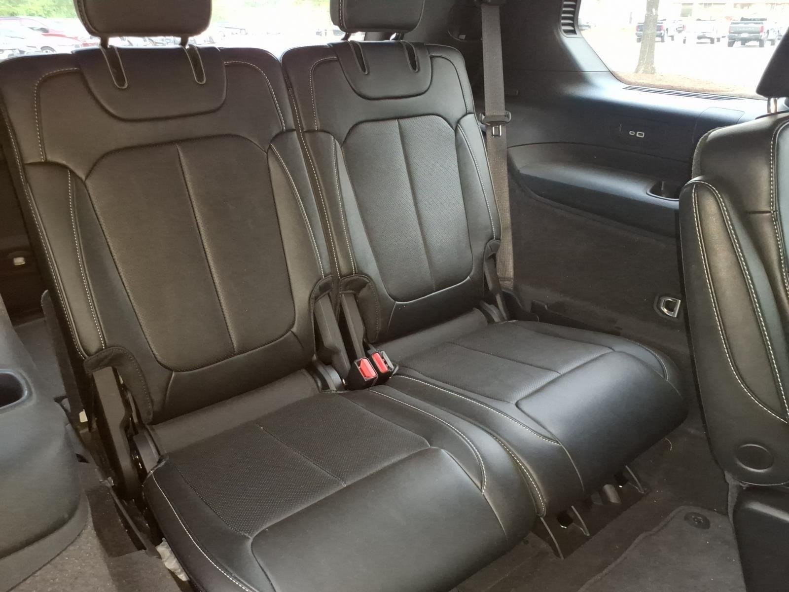 Used 2023 Diamond Black Crystal Pearlcoat Jeep Overland image 28