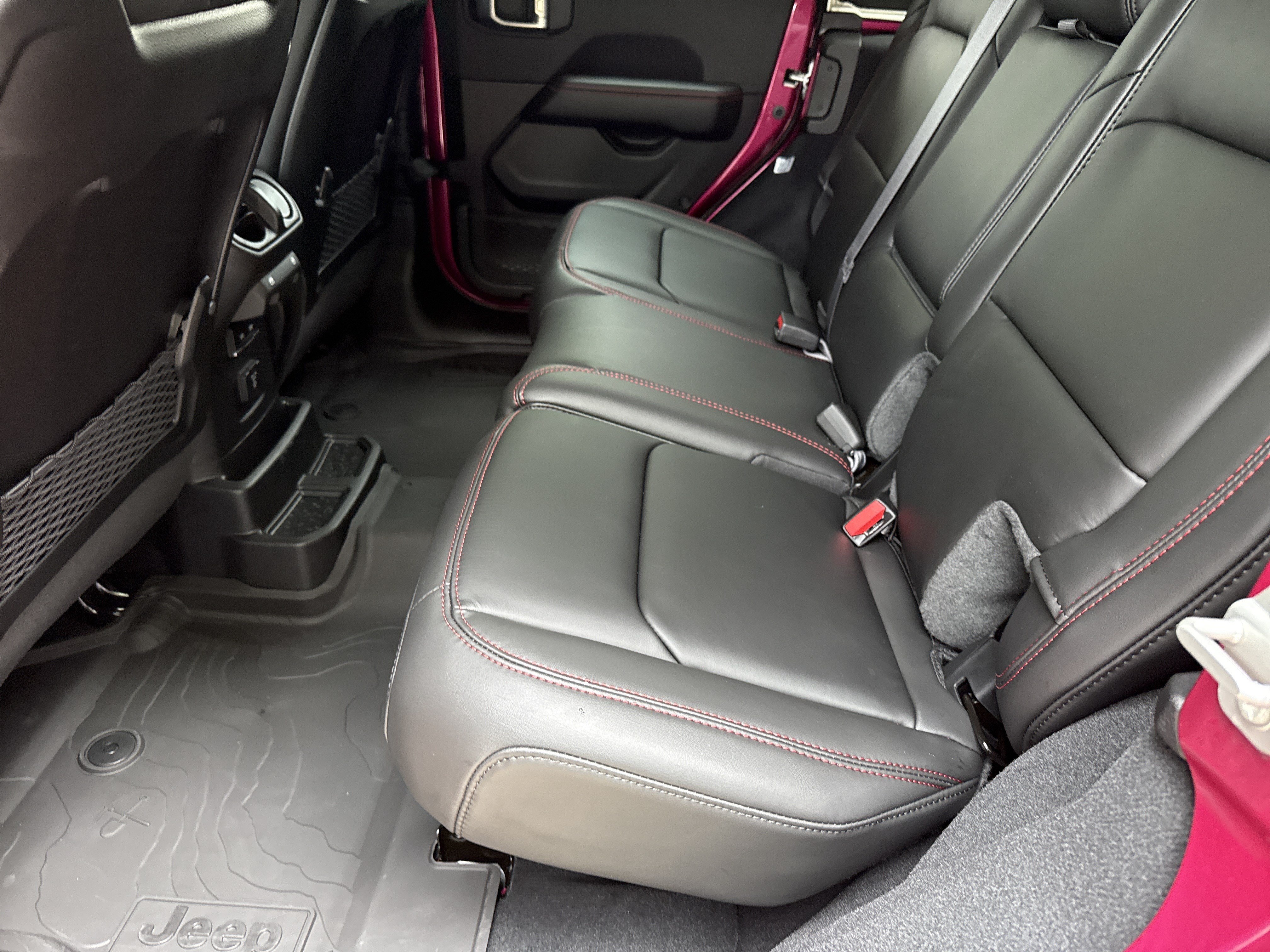 New 2026 Tuscadero Pearlcoat Jeep Rubicon image 23