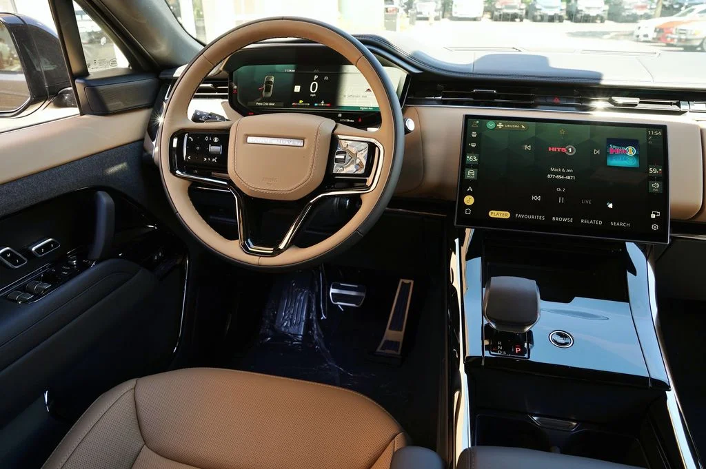 New 2026 Carpathian Grey Land Rover Dynamic SE image 16