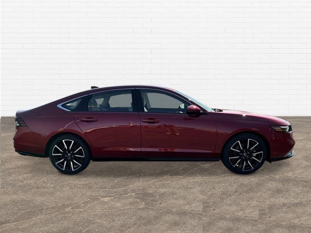 New 2026 Radiant Red Metallic Honda Touring image 7