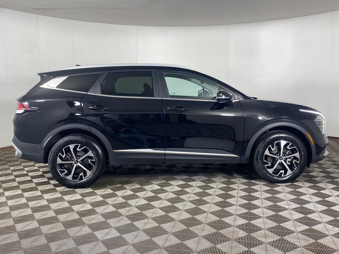 Used 2024 Ebony Black Kia EX image 4