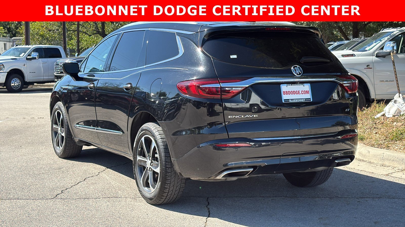 2020 Buick Enclave Essence photo 3