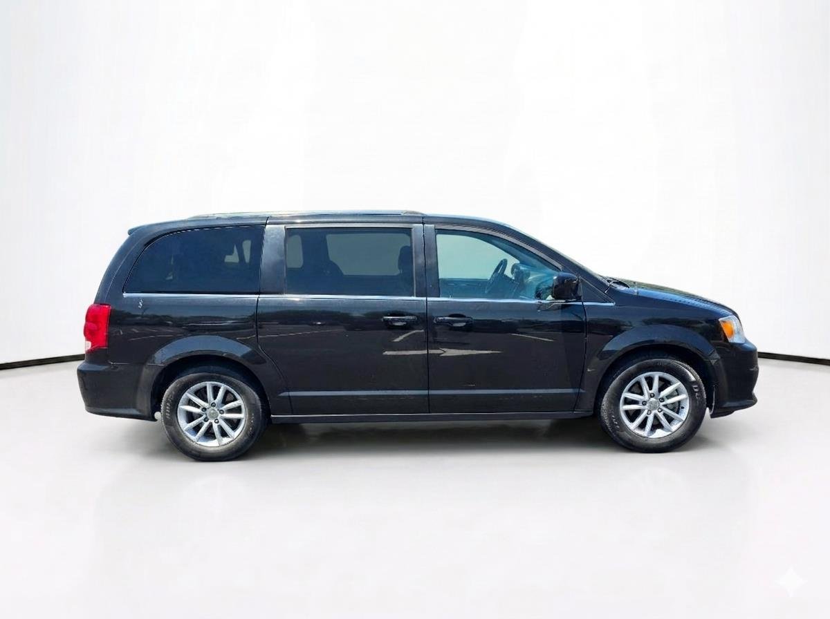 Used 2018 Black Onyx Crystal Pearlcoat Dodge SXT image 5