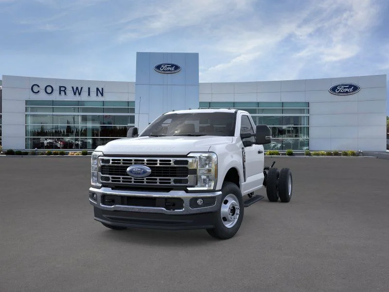 2025 Ford F-350 Super Duty Chassis Cab XL - Photo 3