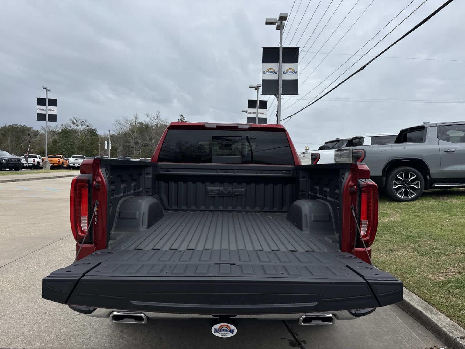 2026 GMC Sierra 1500 SLT - Photo 7