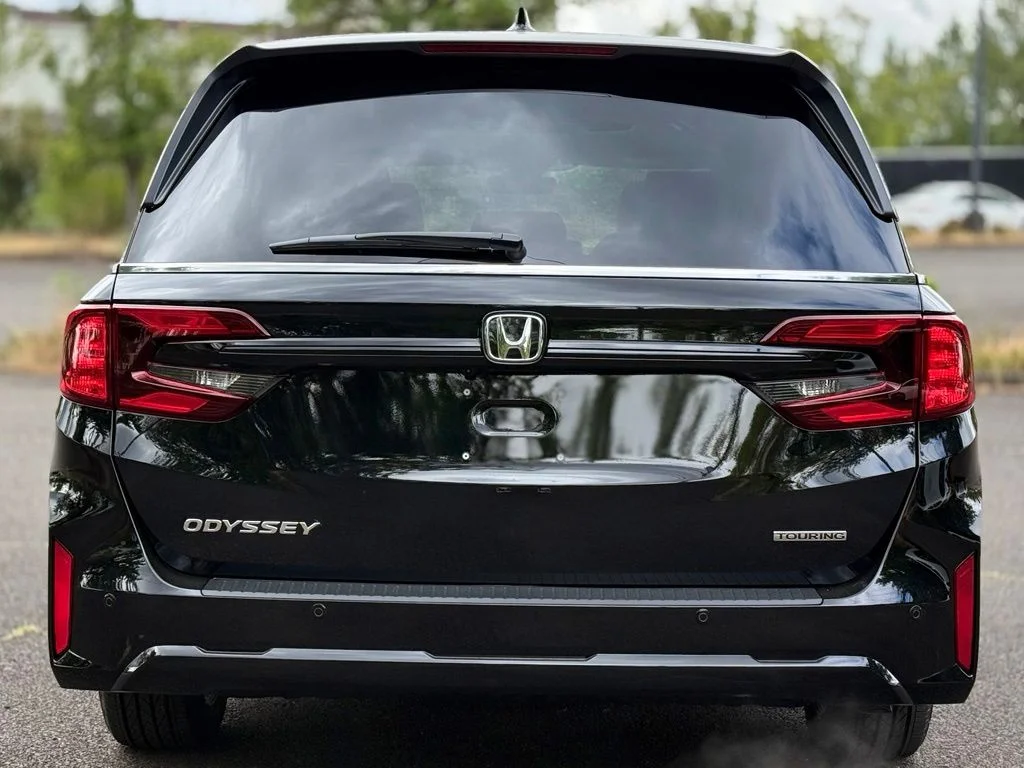 Used 2025  Honda Touring image 4