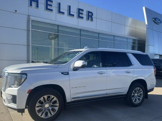 Used 2022 White Frost Tricoat GMC Denali image 3