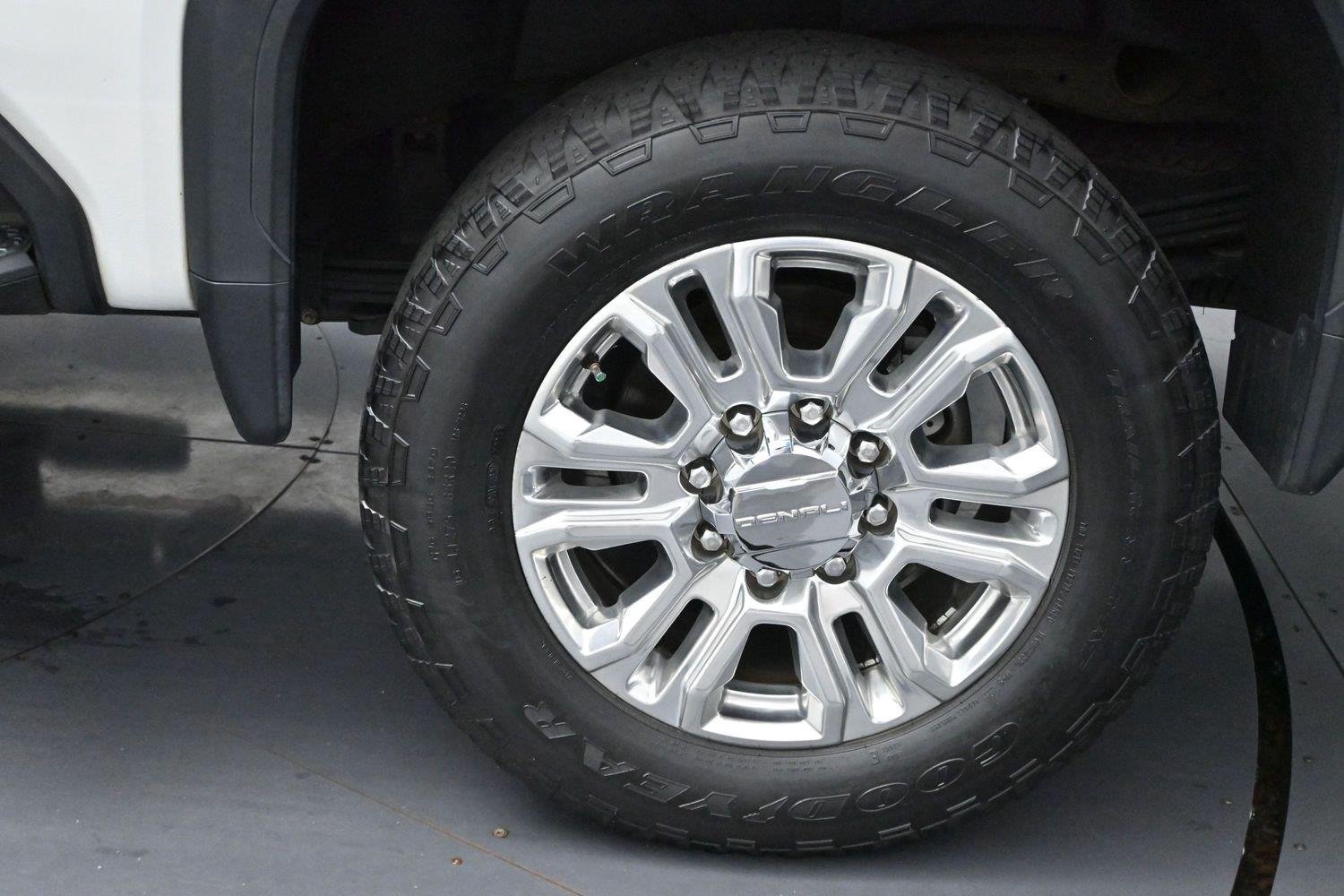 Used 2021 Summit White GMC Denali image 37