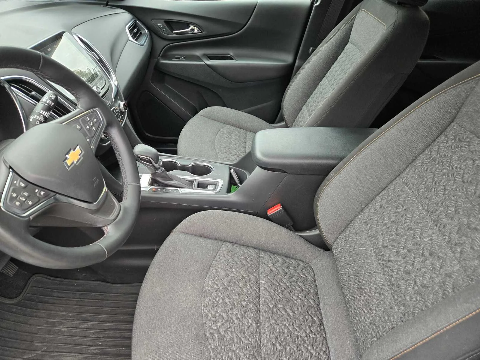 Used 2024 Summit White Chevrolet LT image 21