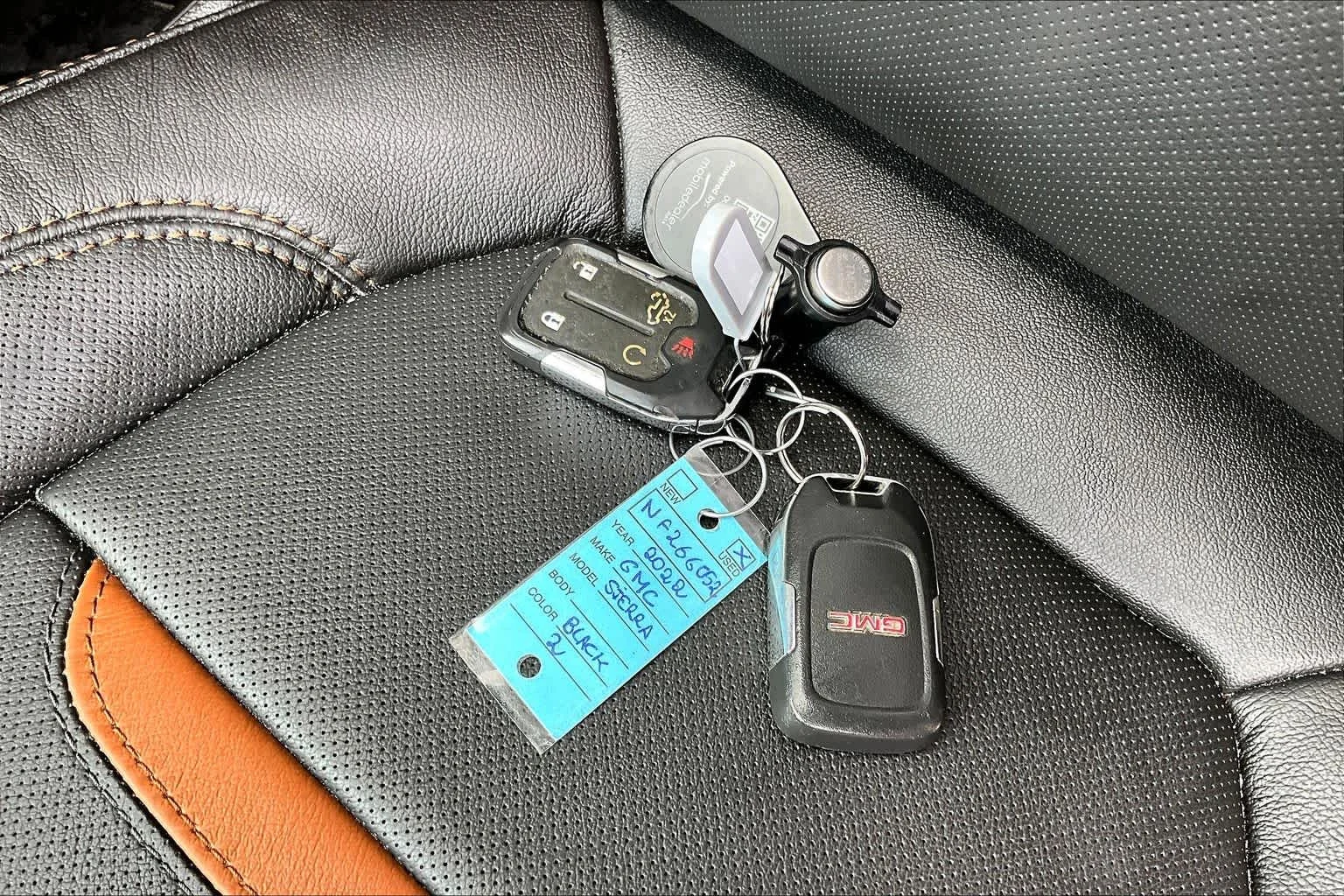 Used 2022 Onyx Black GMC AT4 image 14