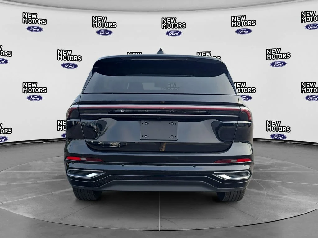 Used 2024 Black Metallic Lincoln Reserve image 3