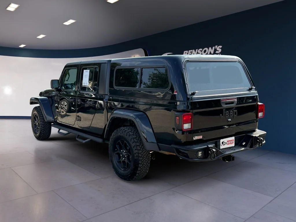 Used 2023 Black Jeep Sport S image 3
