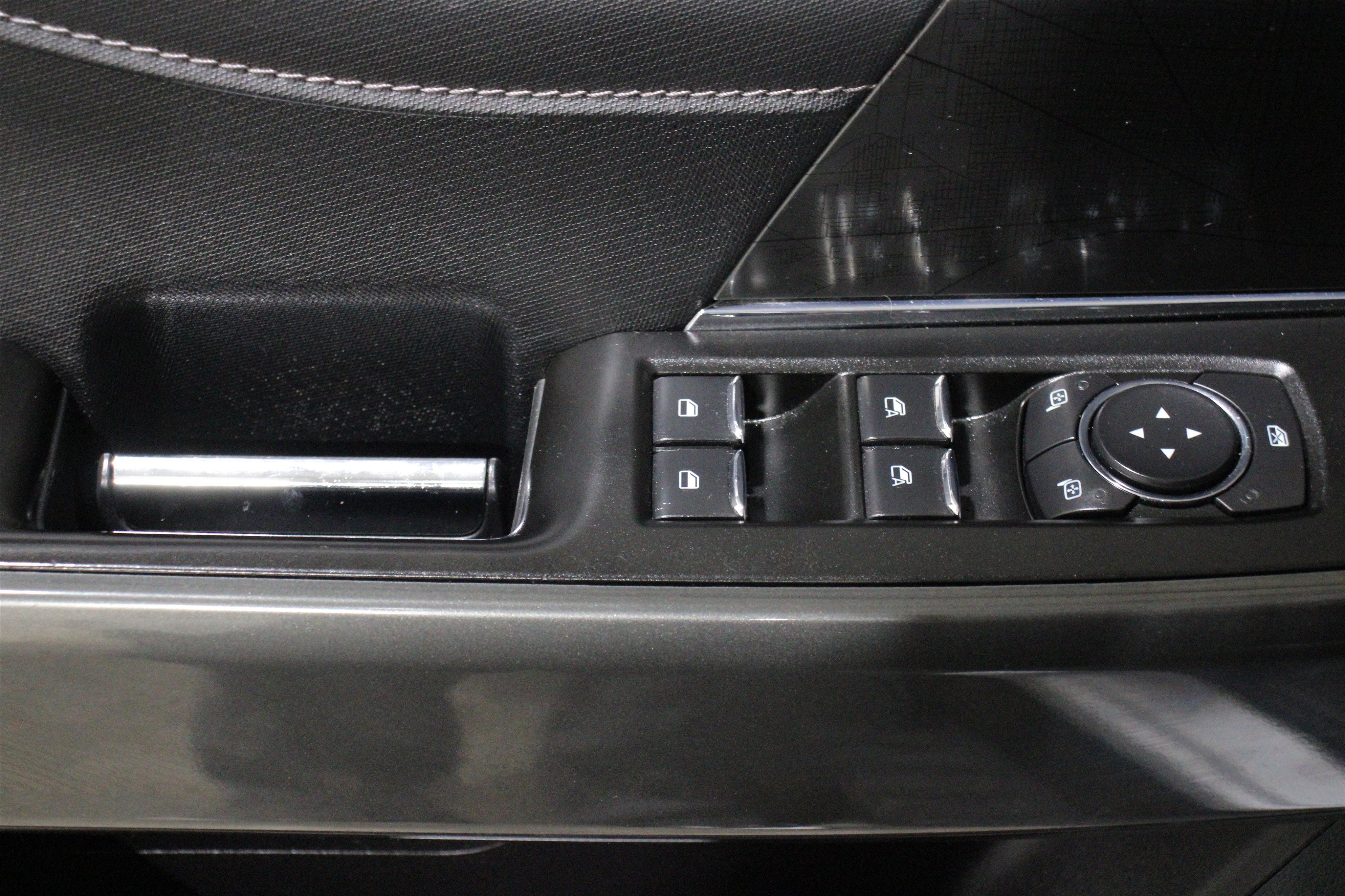 Used 2022 Space White Metallic Ford XLT image 7