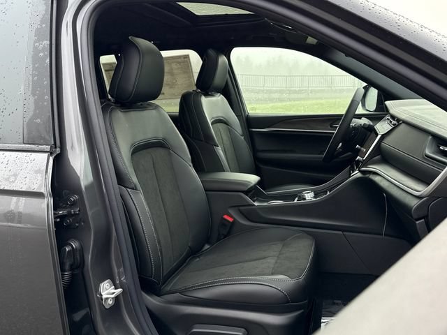 New 2026 Baltic Gray Metallic Clearcoat Jeep Laredo Altitude image 28