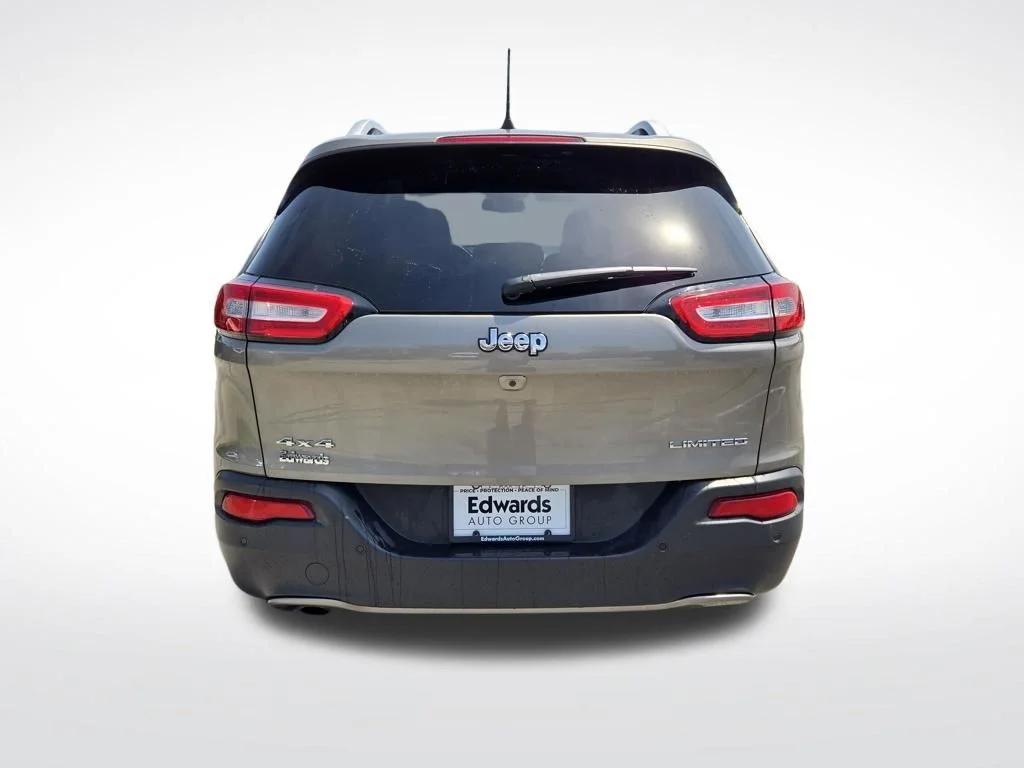 Used 2018 Beige Jeep Limited image 4