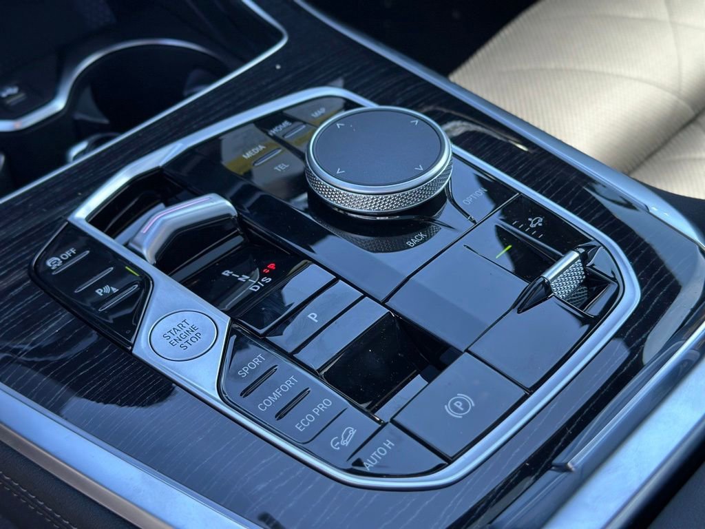 New 2027 Black Sapphire Metallic BMW xDrive40i image 34