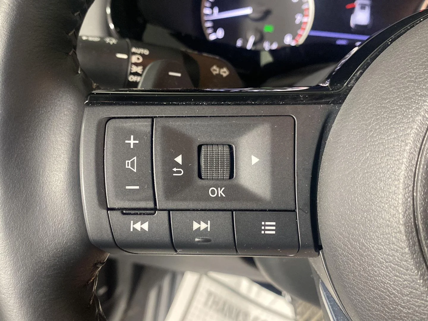 Used 2023 Gun Metallic Nissan SL 4WD image 12