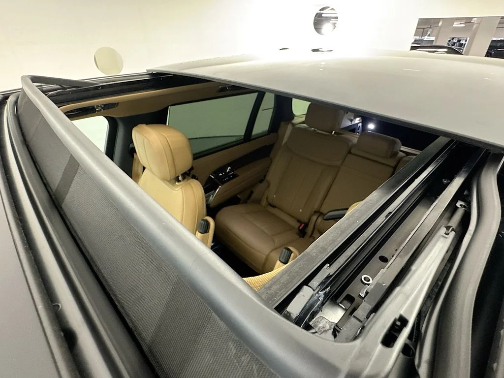 New 2026 Santorini Black Land Rover SE image 22