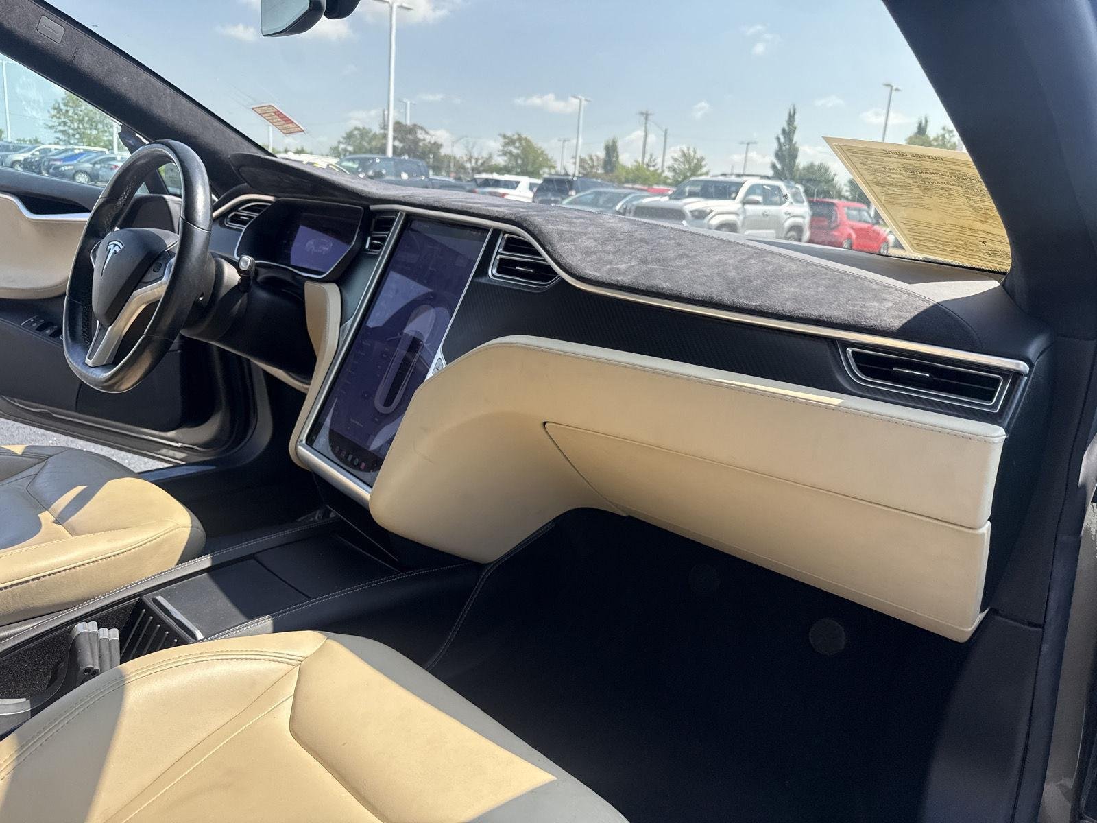Used 2016 Titanium Metallic Tesla 90D image 22