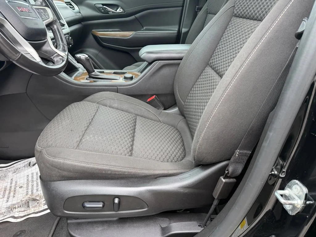 Used 2019 EBONY TWILIGHT METALLIC GMC SLE image 13