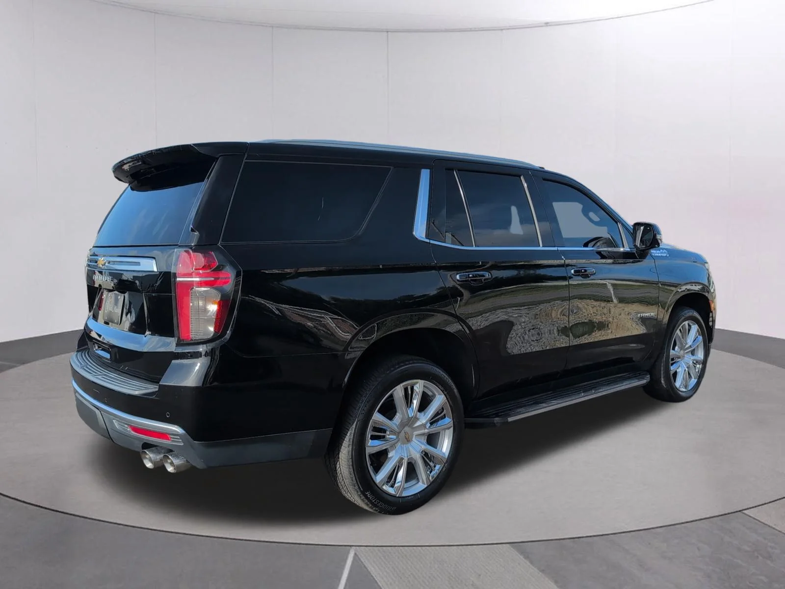 Used 2023 Black Chevrolet High Country image 5
