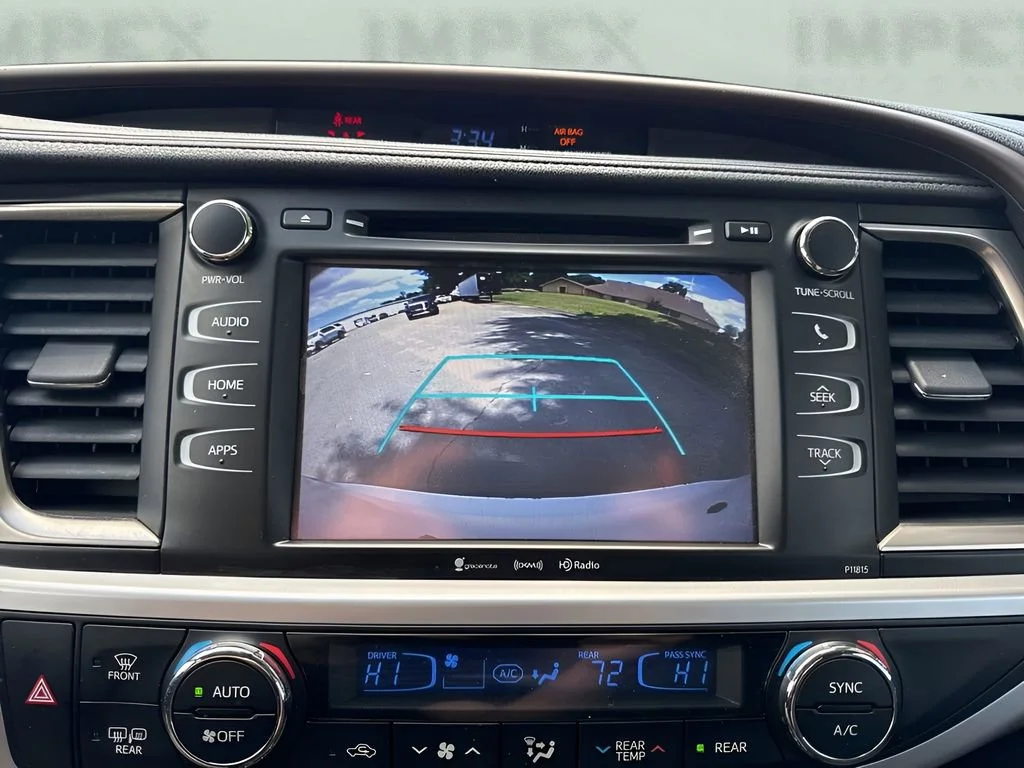 Used 2019  Toyota LE image 12
