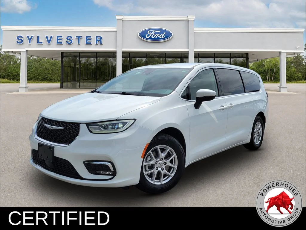 Used 2023 White Chrysler Touring L image 1