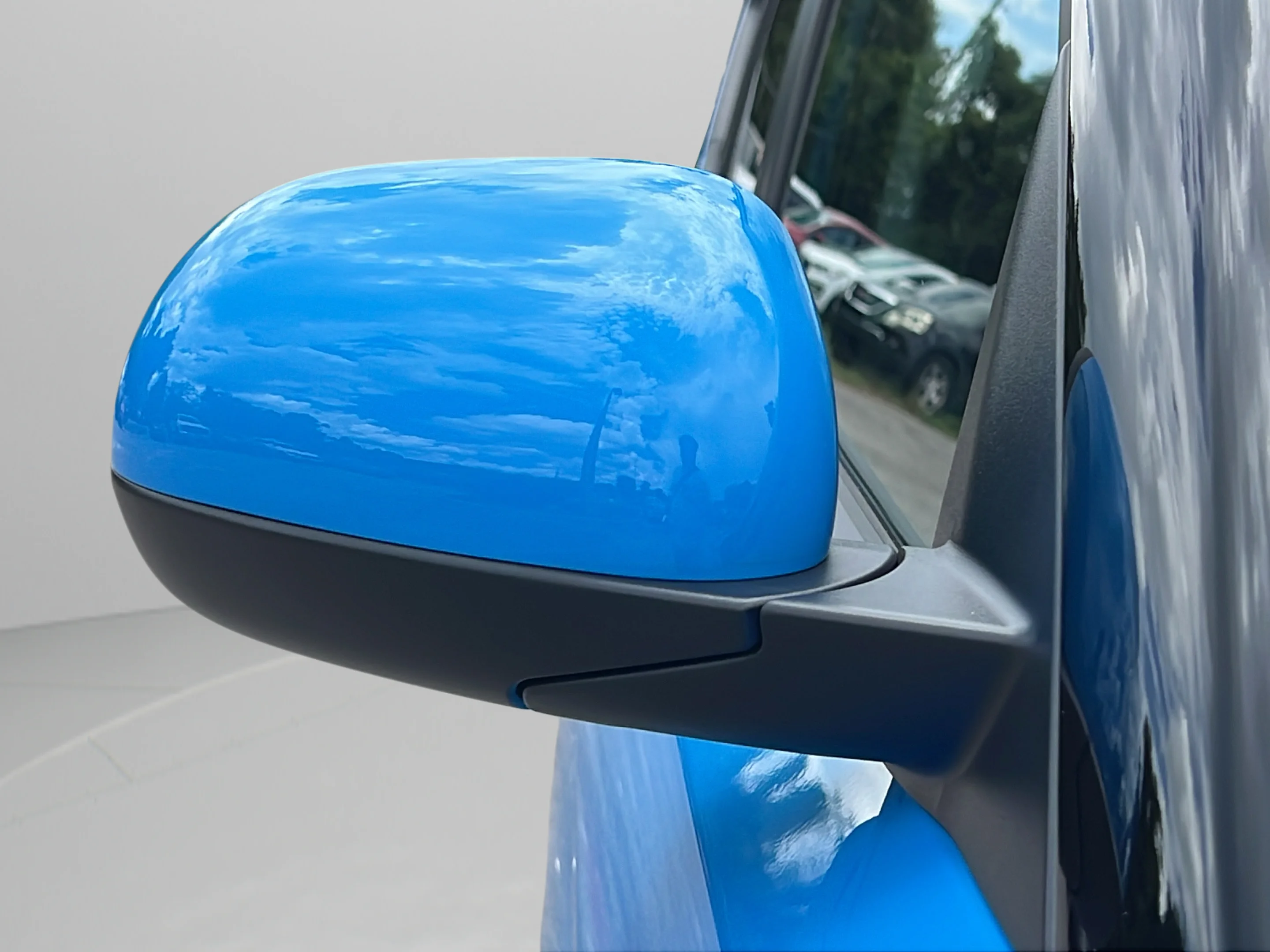 Used 2025 Surf Blue Kia EX image 11
