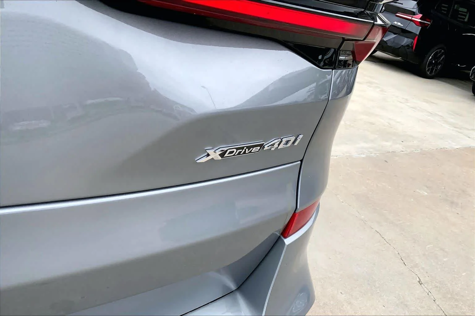 New 2026 Skyscraper Grey Metallic BMW xDrive40i image 15