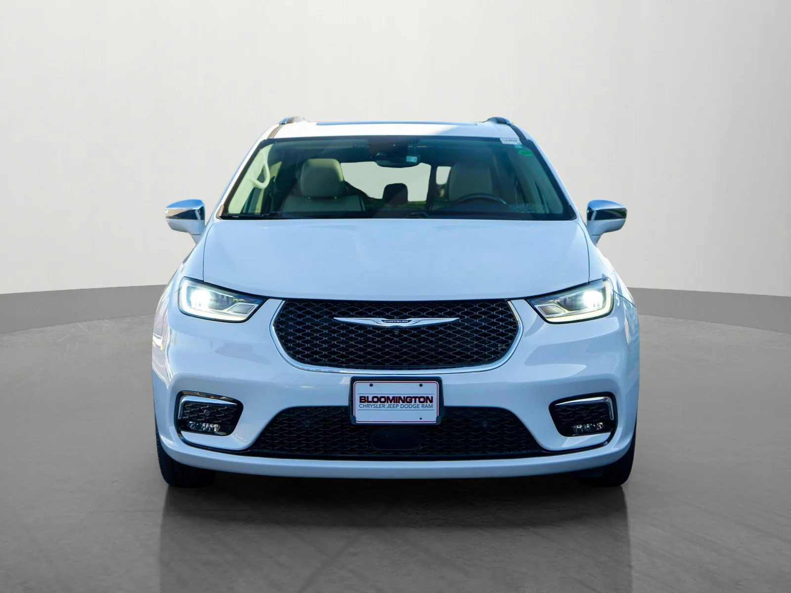 Used 2021 Chrysler Pacifica Limited with VIN 2C4RC3GG1MR594872 for sale in Minneapolis, Minnesota