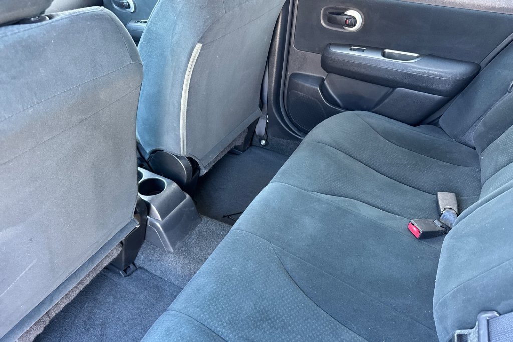 Used 2010 Blue Metallic Nissan 1.8 S image 15