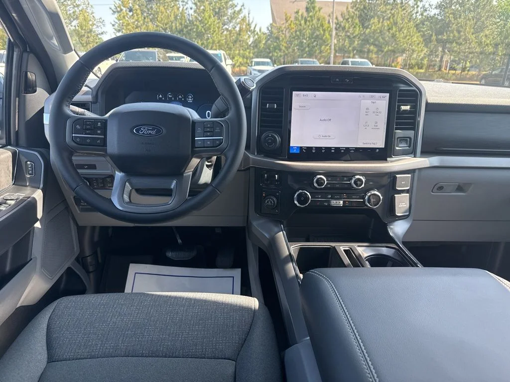 New 2026 Avalanche Ford XLT image 3