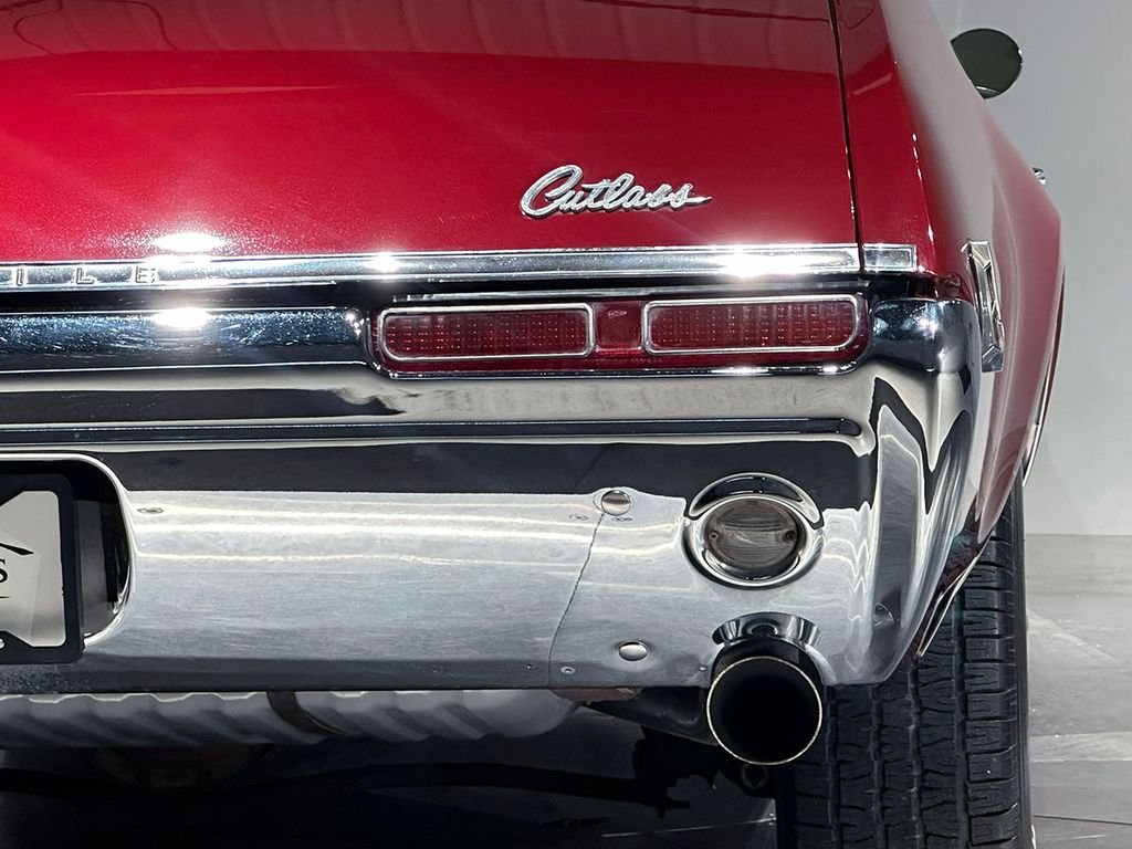 Used 1968 Red Oldsmobile Supreme image 10
