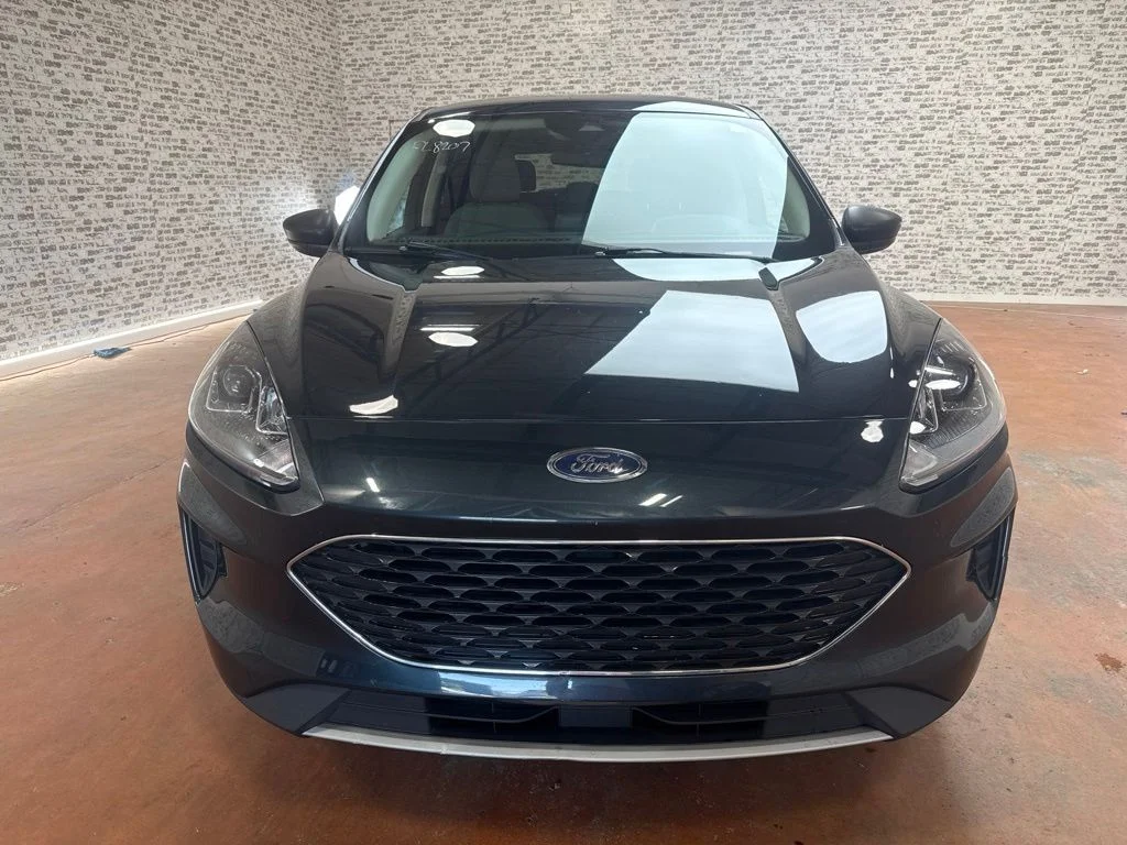 Used 2022 Blue Ford SE image 2