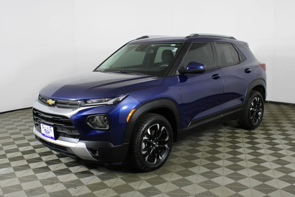 Used 2022 Blue Glow Metallic Chevrolet LT image 3