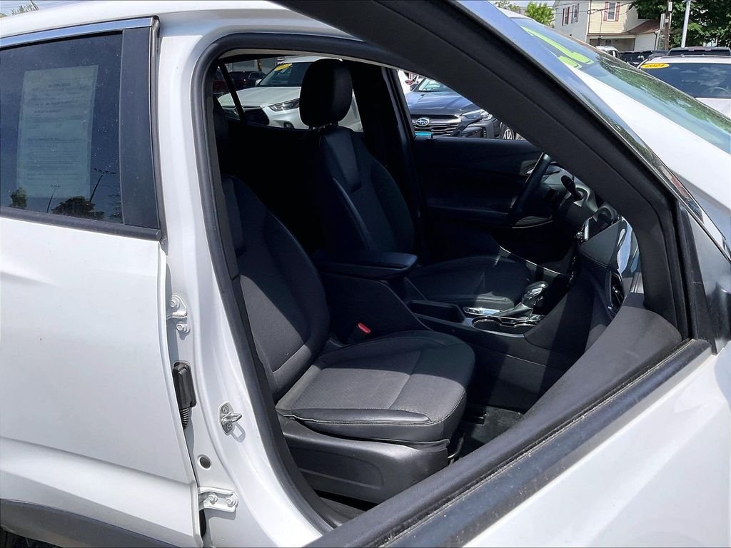 Used 2022 White Buick Preferred image 11
