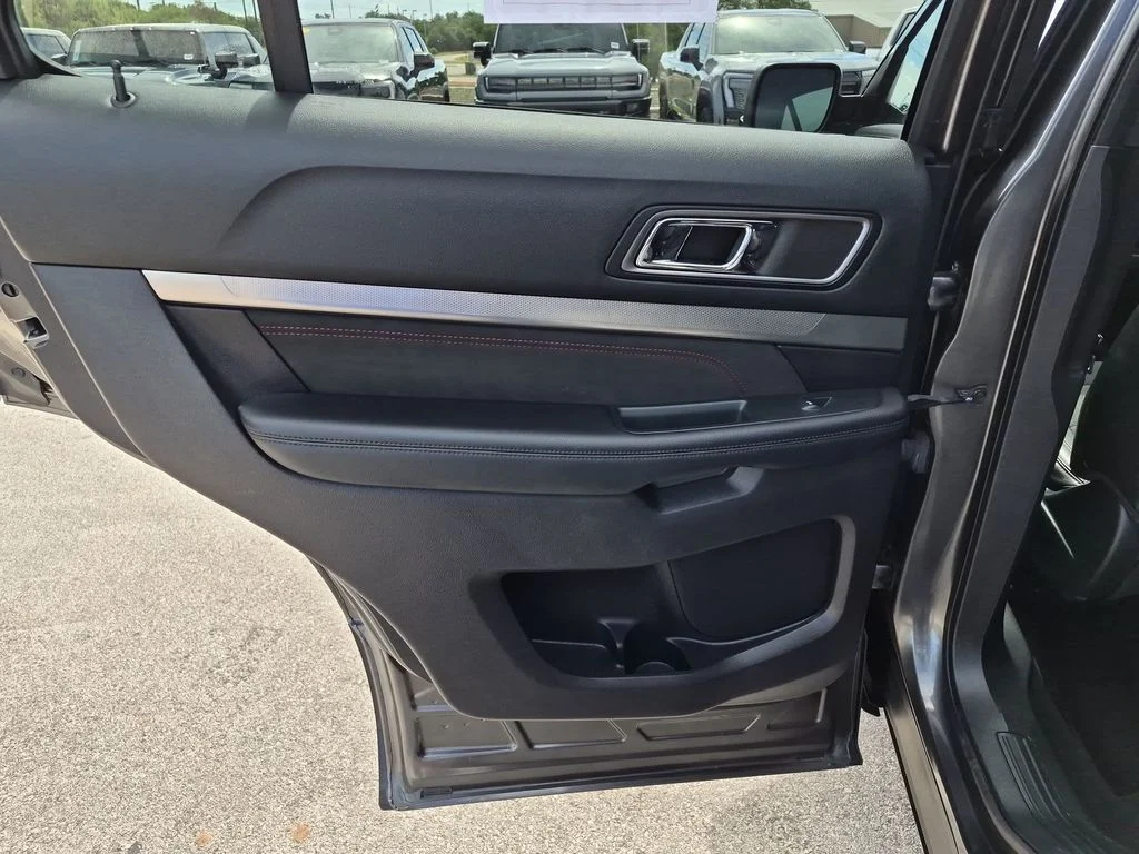 Used 2018 Gray Ford XLT image 34