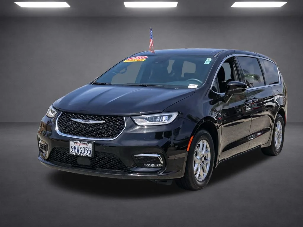 Used 2024 Black Chrysler Touring image 8