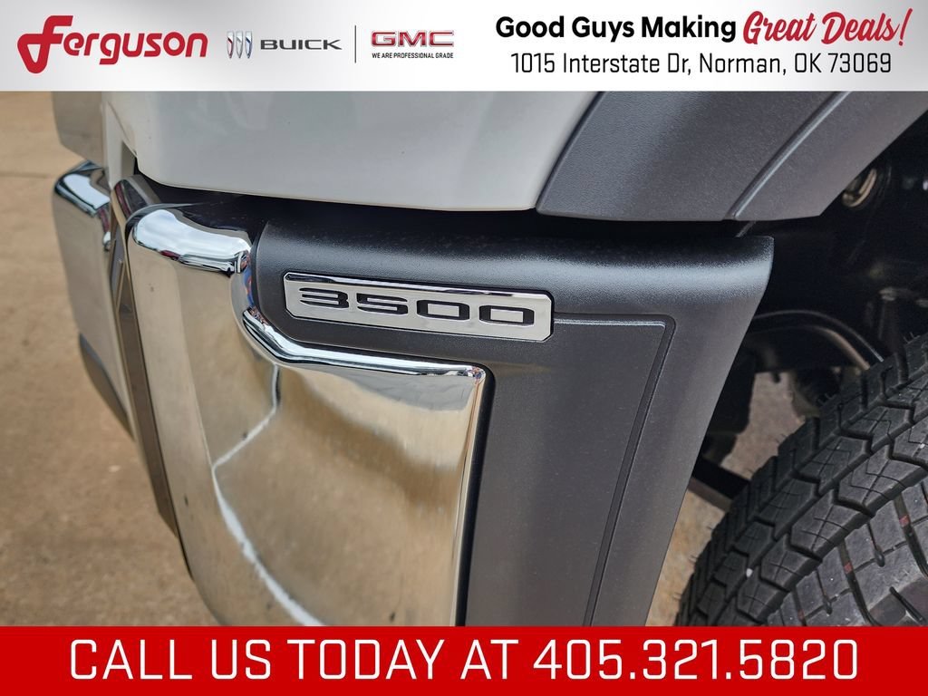 2026 GMC Sierra 3500HD Pro - Photo 11