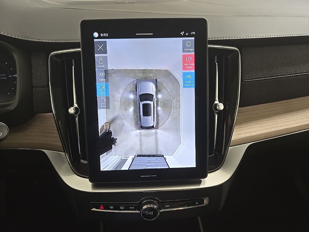 2026 Volvo XC90 Plus - Photo 20