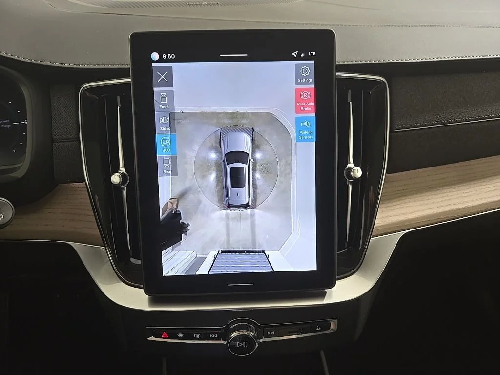 2026 Volvo XC90 Plus - Photo 20