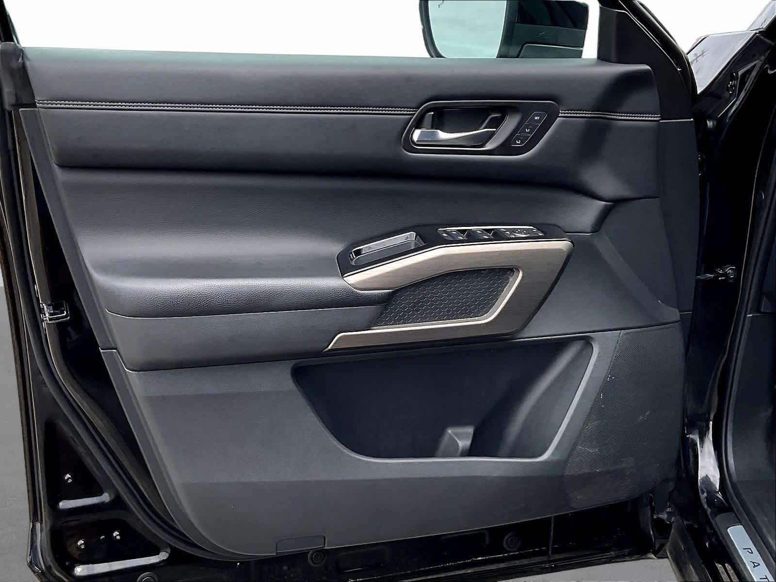 2023 Nissan Pathfinder Platinum - Photo 22