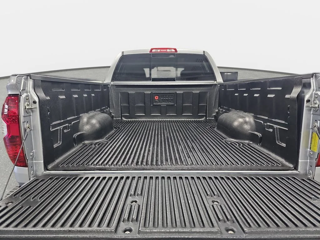Used 2014 Silver Toyota SR5 image 14