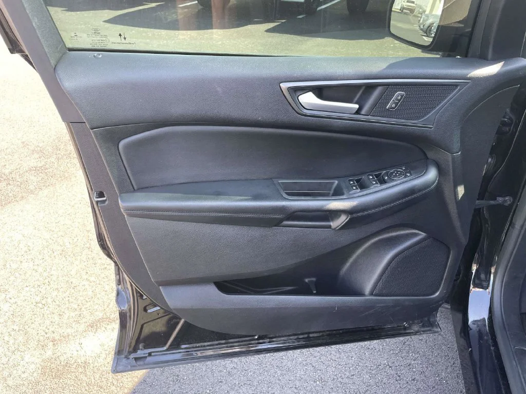 Certified Used 2020 Black Ford SE image 15