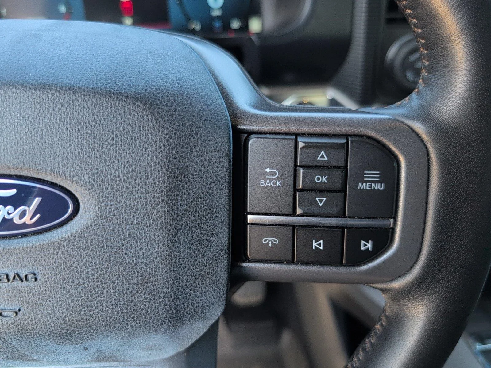Used 2024 Oxford White Ford LARIAT image 33