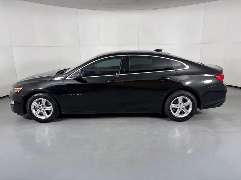 Used 2022 Black Chevrolet LS image 6